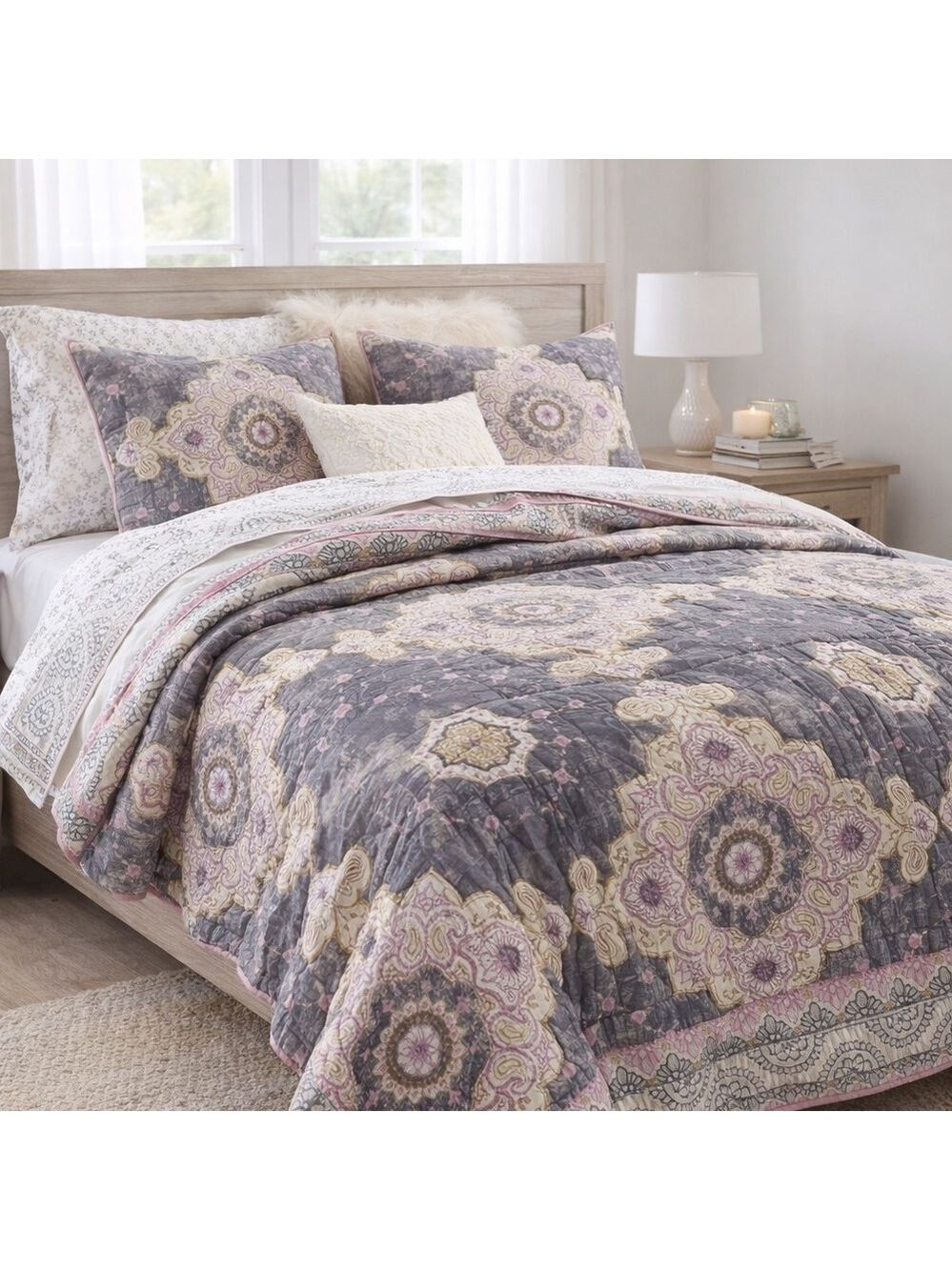Pottery Barn Teen Bohemian Wonder Quilt Queen 86x86 Boho Medallion Like New